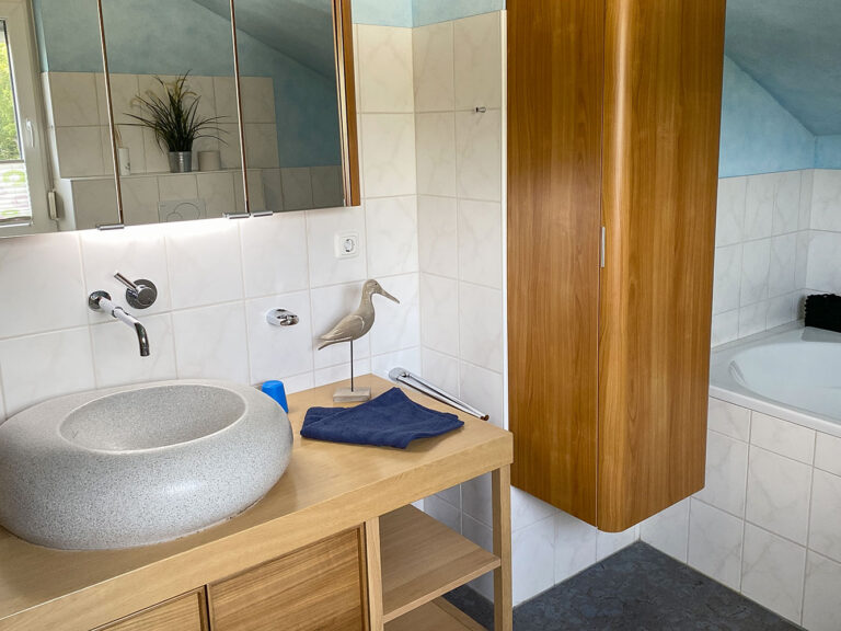 Bild Nr. 5 - waschtisch-badezimmer-niendorf Bild Nr. 5 - waschtisch-badezimmer-niendorf