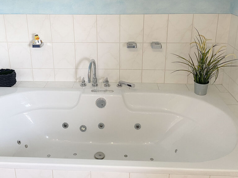 Bild Nr. 4 - whirlpool-wanne-niendorf Bild Nr. 4 - whirlpool-wanne-niendorf